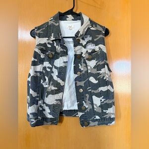 Easel Camouflage Denim Vest